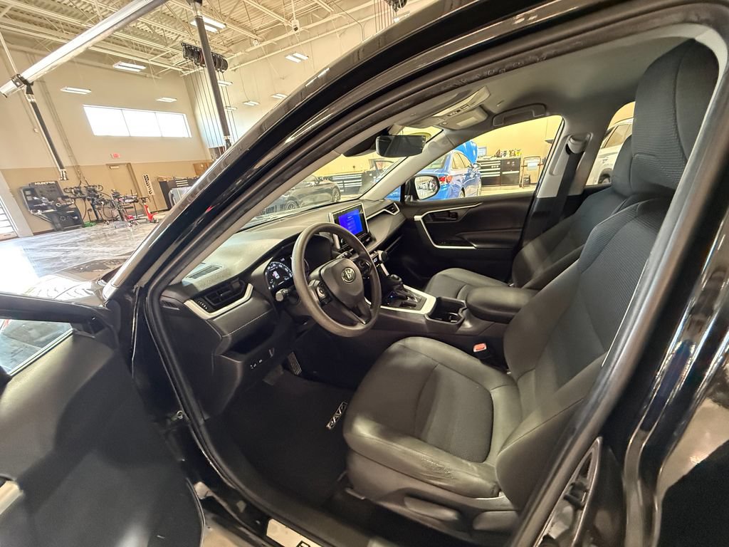 Used 2025 Toyota RAV4 LE FWD image 10