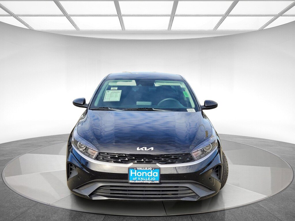 Used 2023 Kia Forte LXS image 8