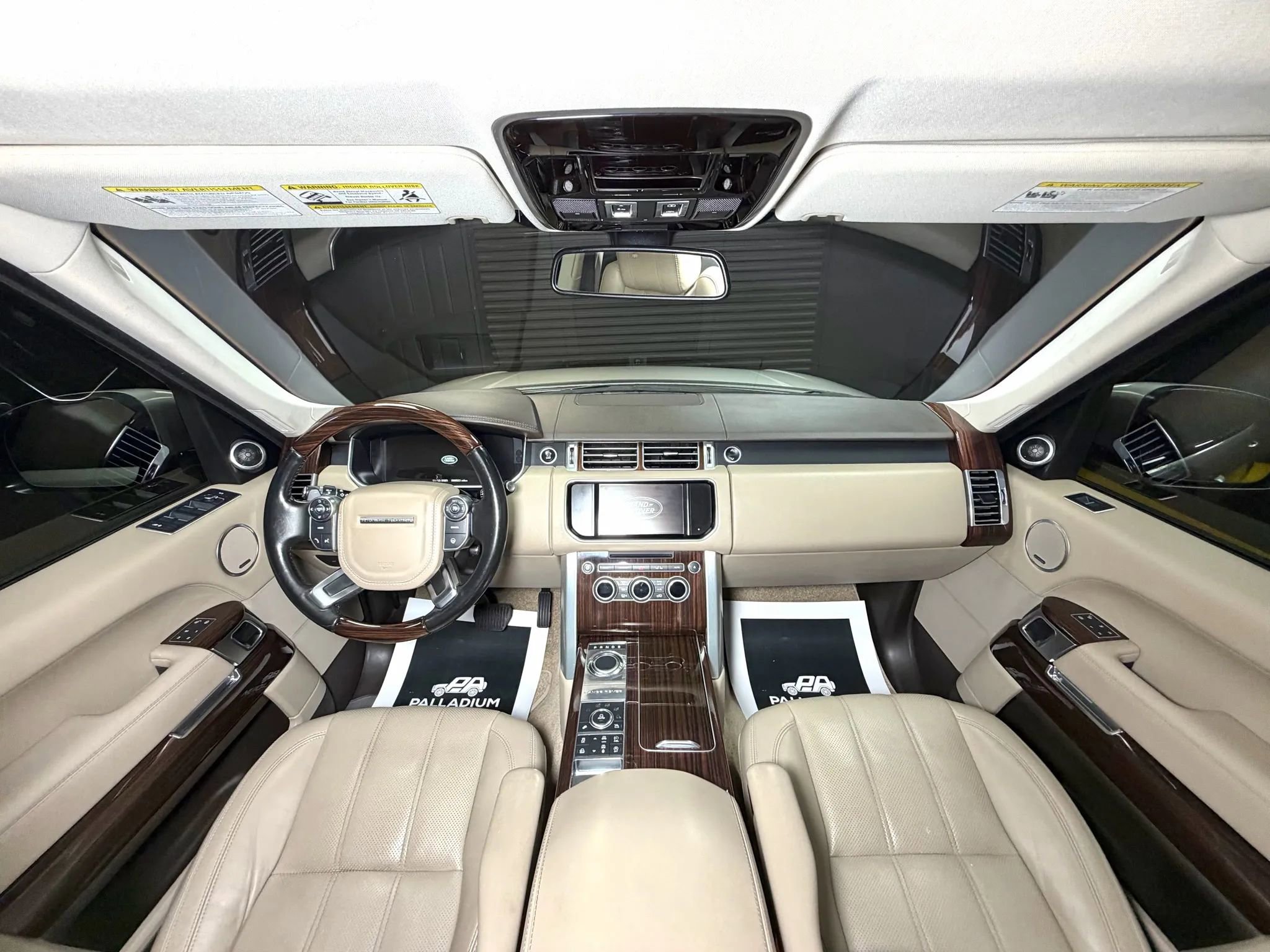 Used 2016 Land Rover Range Rover HSE image 31