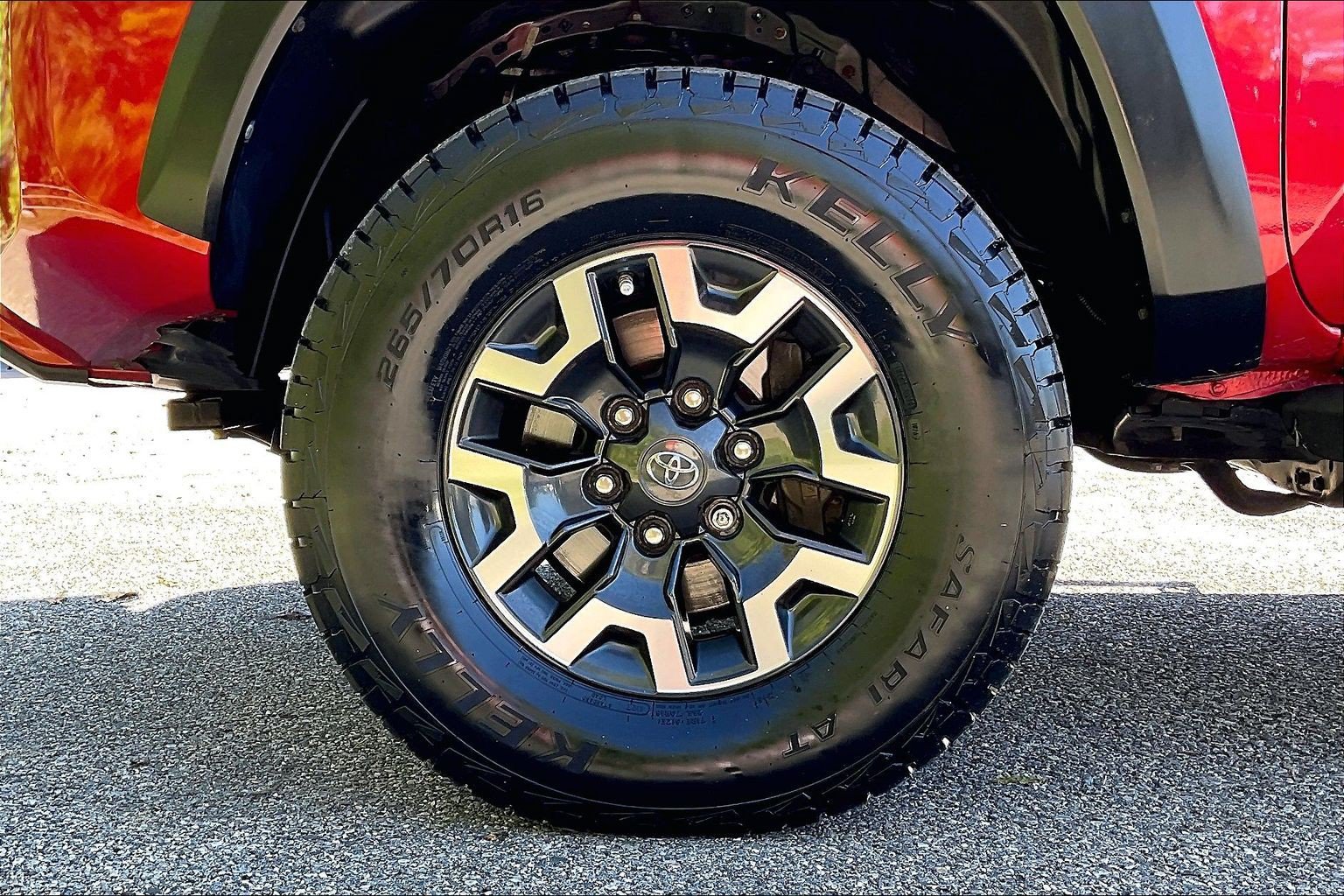 Used 2021 Toyota Tacoma TRD Off-Road w/ TRD Premium Off Road Package AWD/4WD image 9