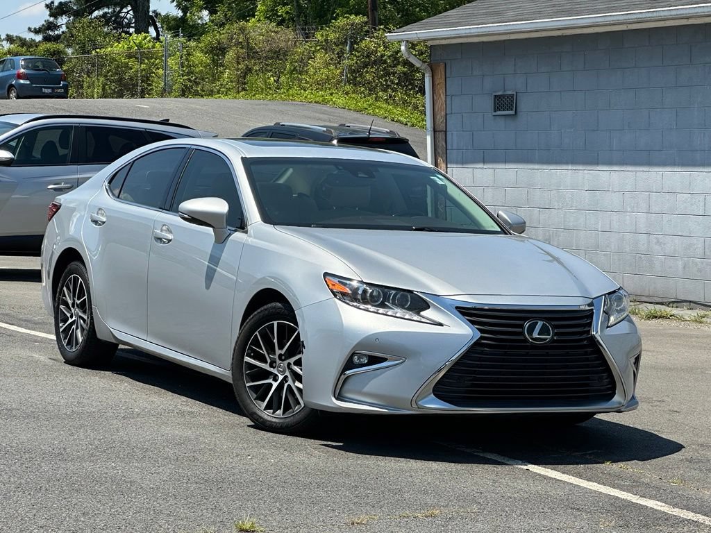 Used 2017 Lexus ES 350 w/ Luxury Package FWD image 38