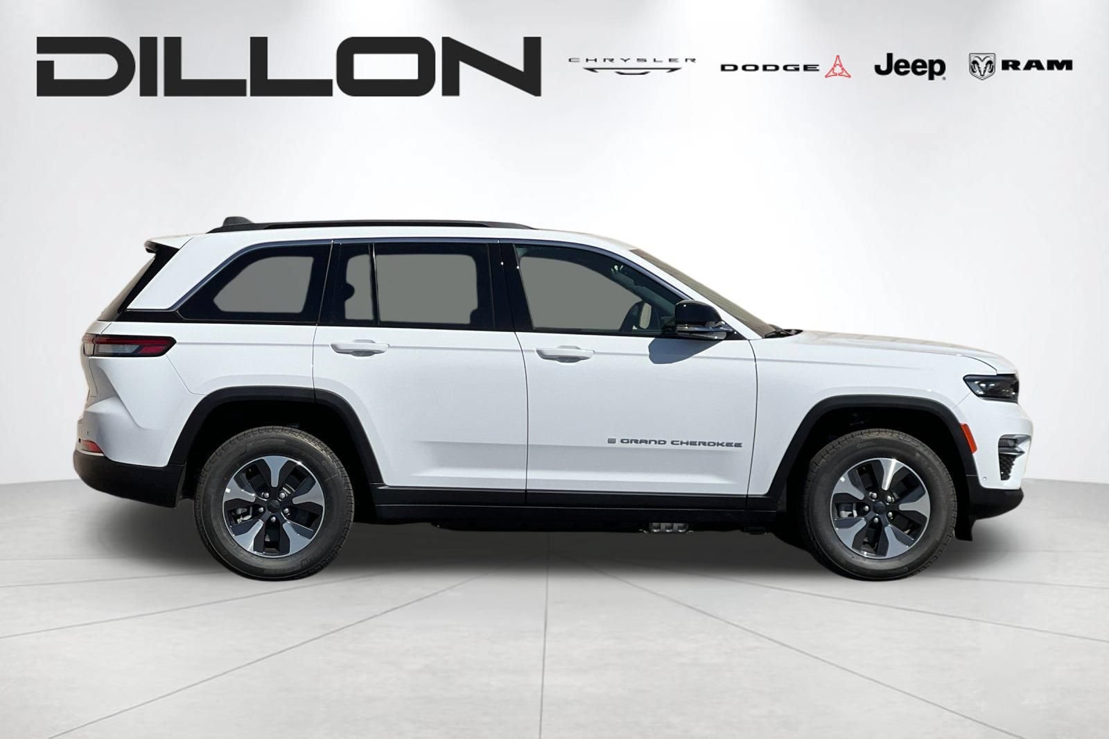 New 2024 Jeep Grand Cherokee Limited 4xe w/ Luxury Tech Group II AWD/4WD image 2