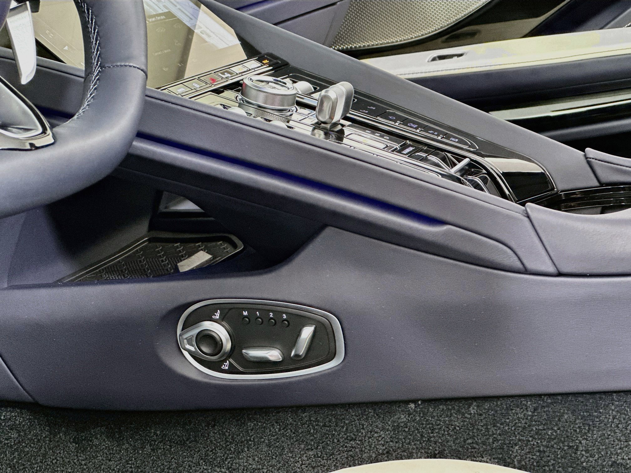 Used 2026 Aston Martin DB12 Convertible RWD image 23