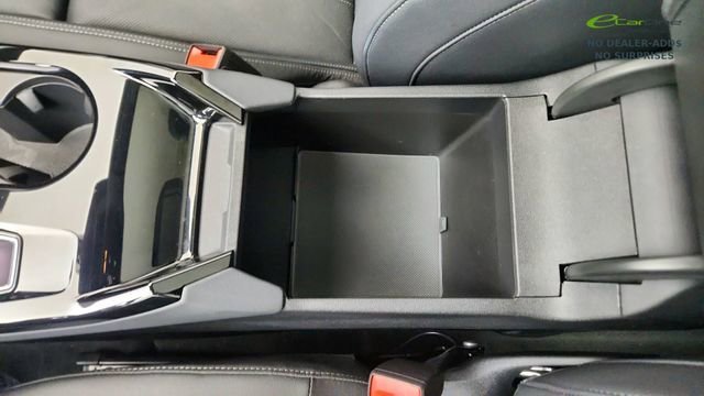 Used 2025 Audi A6 e-tron Premium Plus w/ Premium Plus image 55