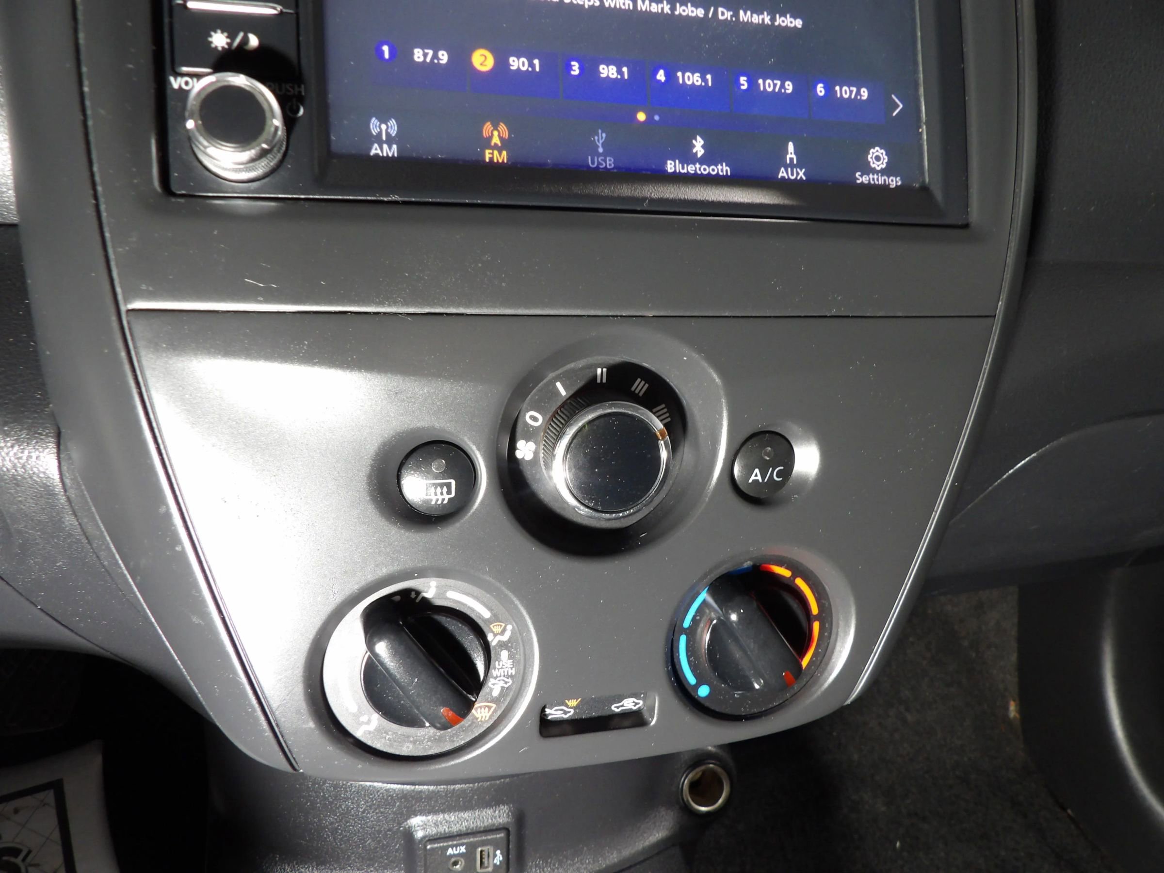 Used 2019 Nissan Versa S Plus image 15