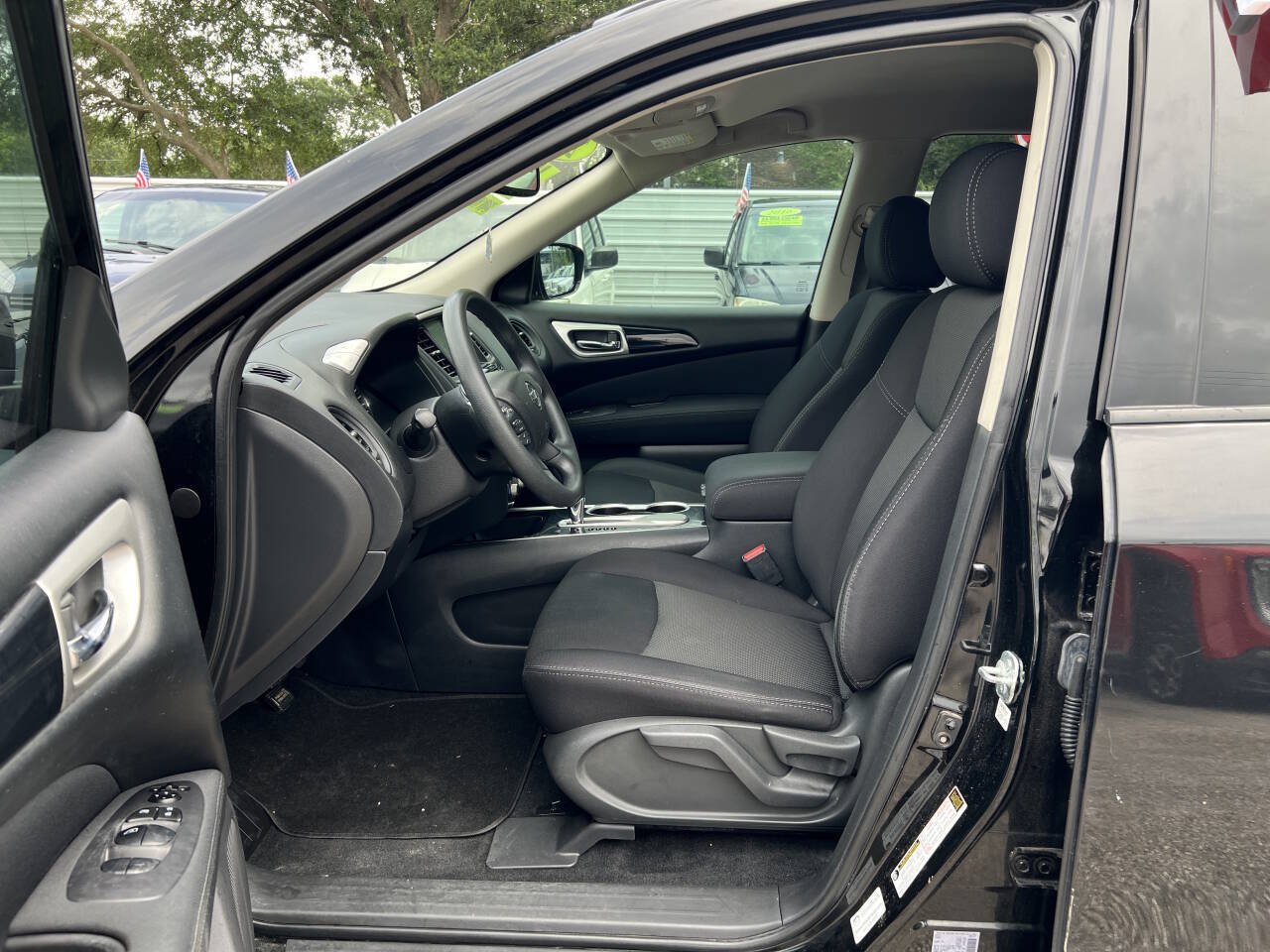 Used 2017 Nissan Pathfinder S FWD image 10