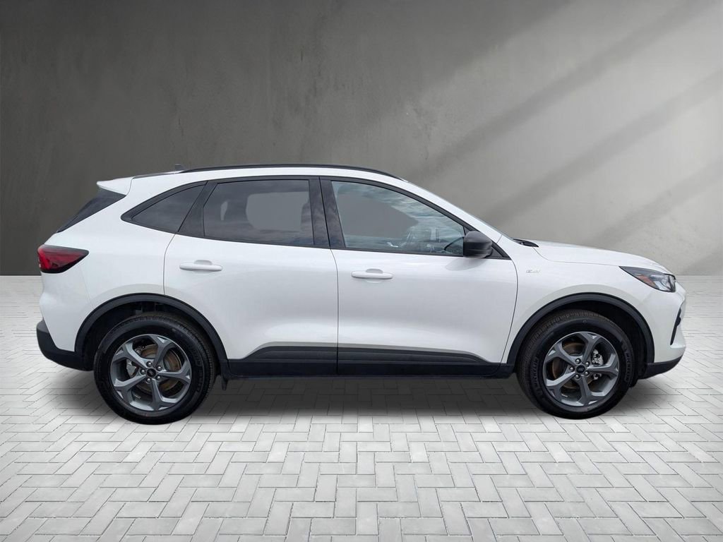 New 2026 Ford Escape ST-Line w/ Cold Weather Package image 9