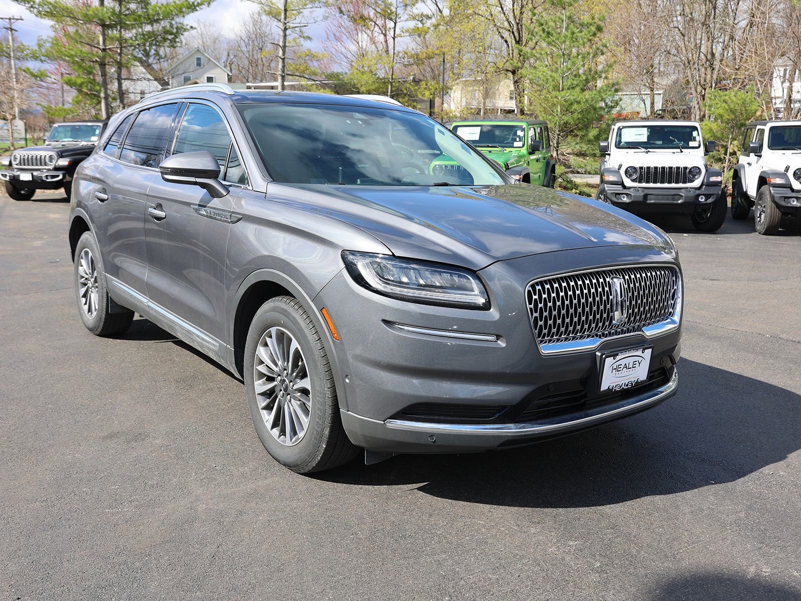 Used 2022 Lincoln Nautilus Reserve image 1