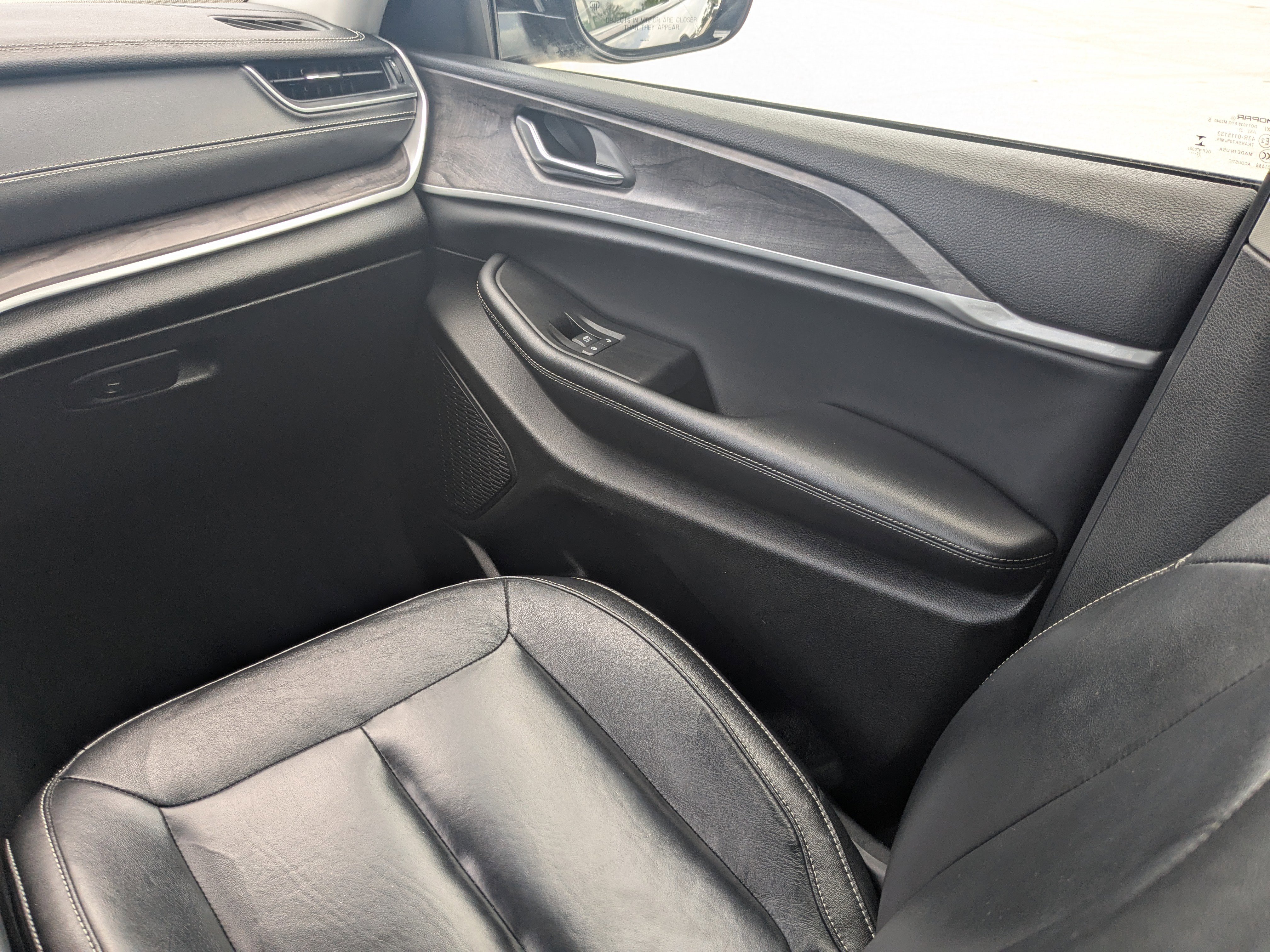 Used 2023 Jeep Grand Cherokee Limited image 22