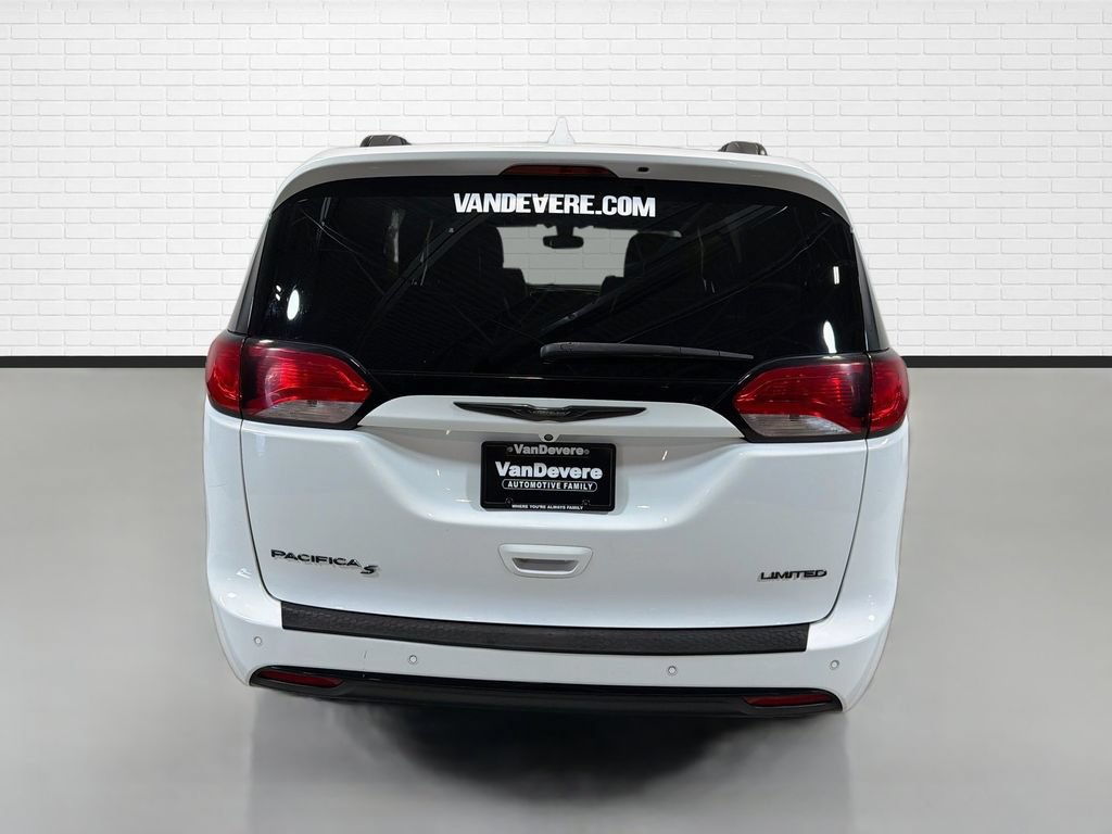 Used 2019 Chrysler Pacifica Limited w/ S Appearance Package FWD image 7
