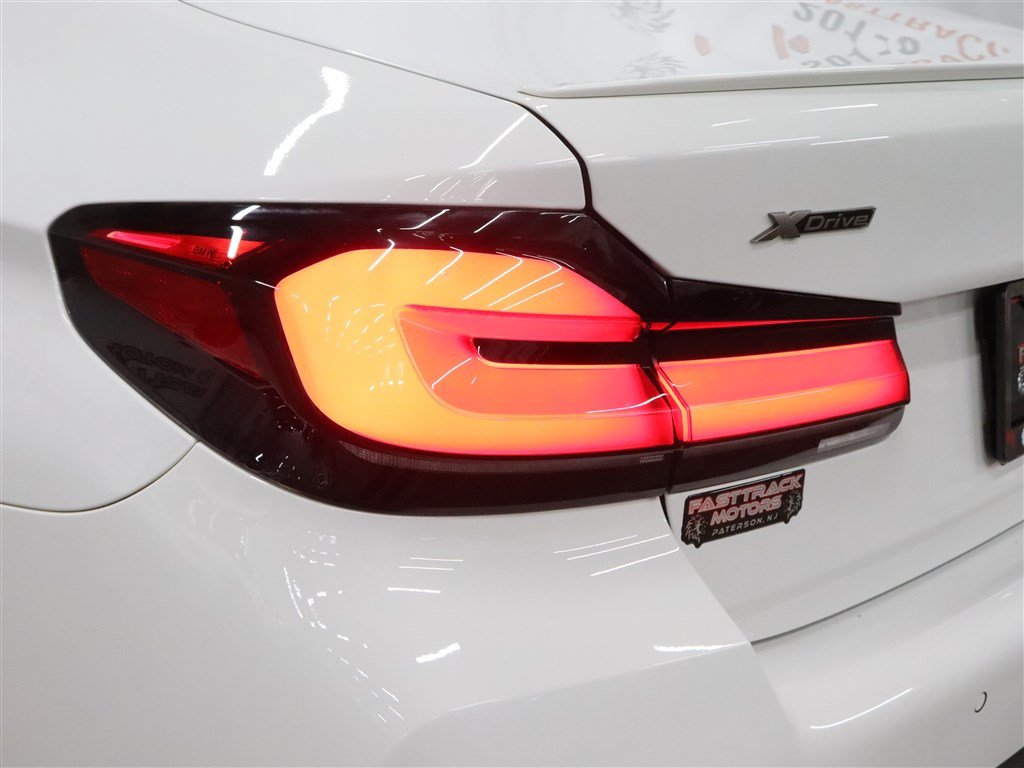 Used 2021 BMW M550i xDrive w/ Executive Package AWD/4WD image 9