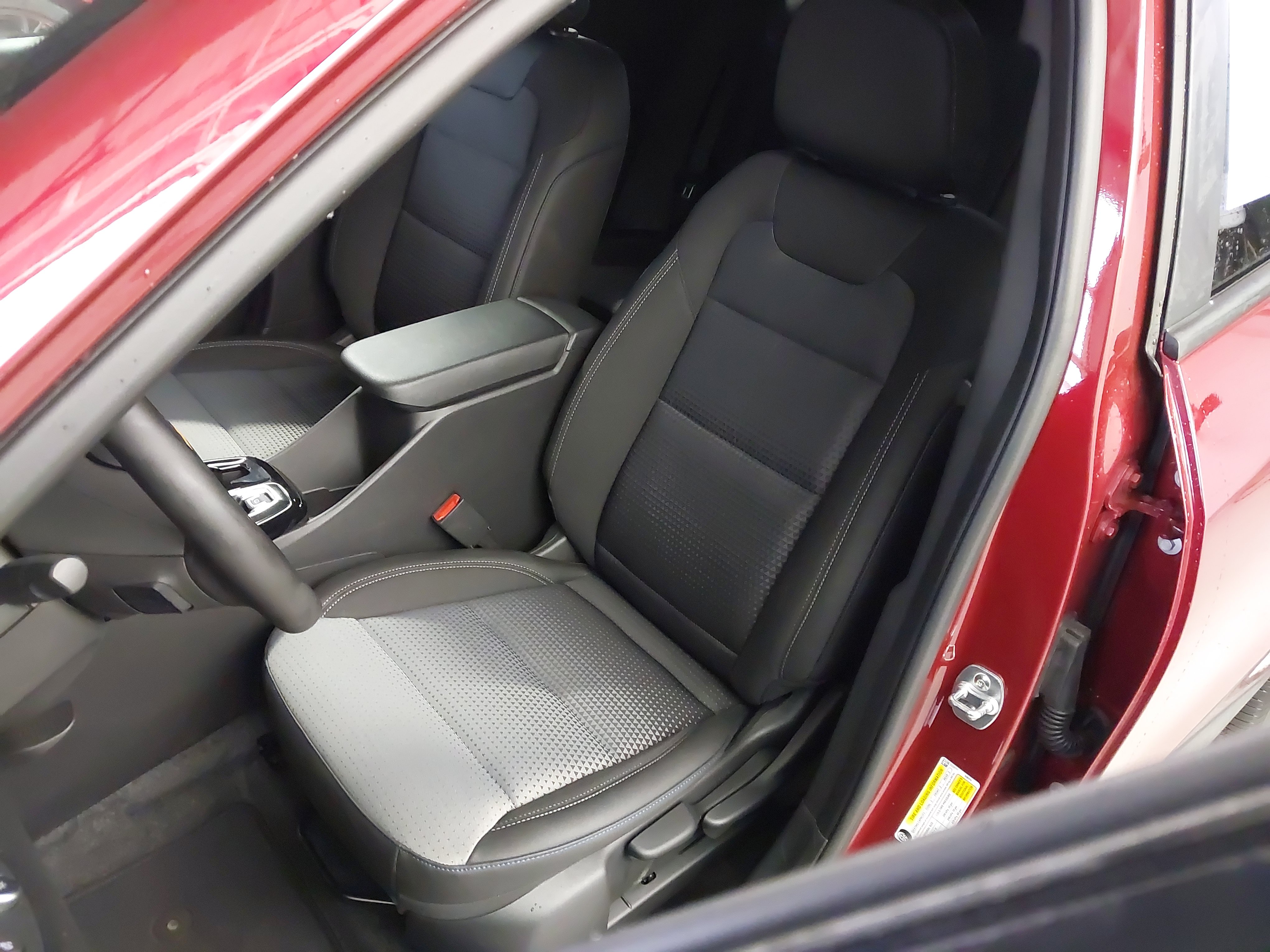 Used 2025 Chevrolet Trax LT w/ Driver Confidence Package FWD image 23