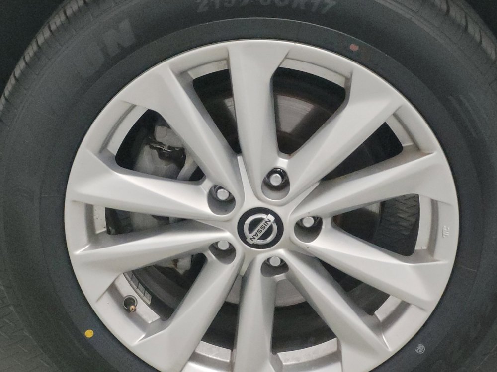 Used 2019 Nissan Rogue Sport SV w/ Technology Package image 31