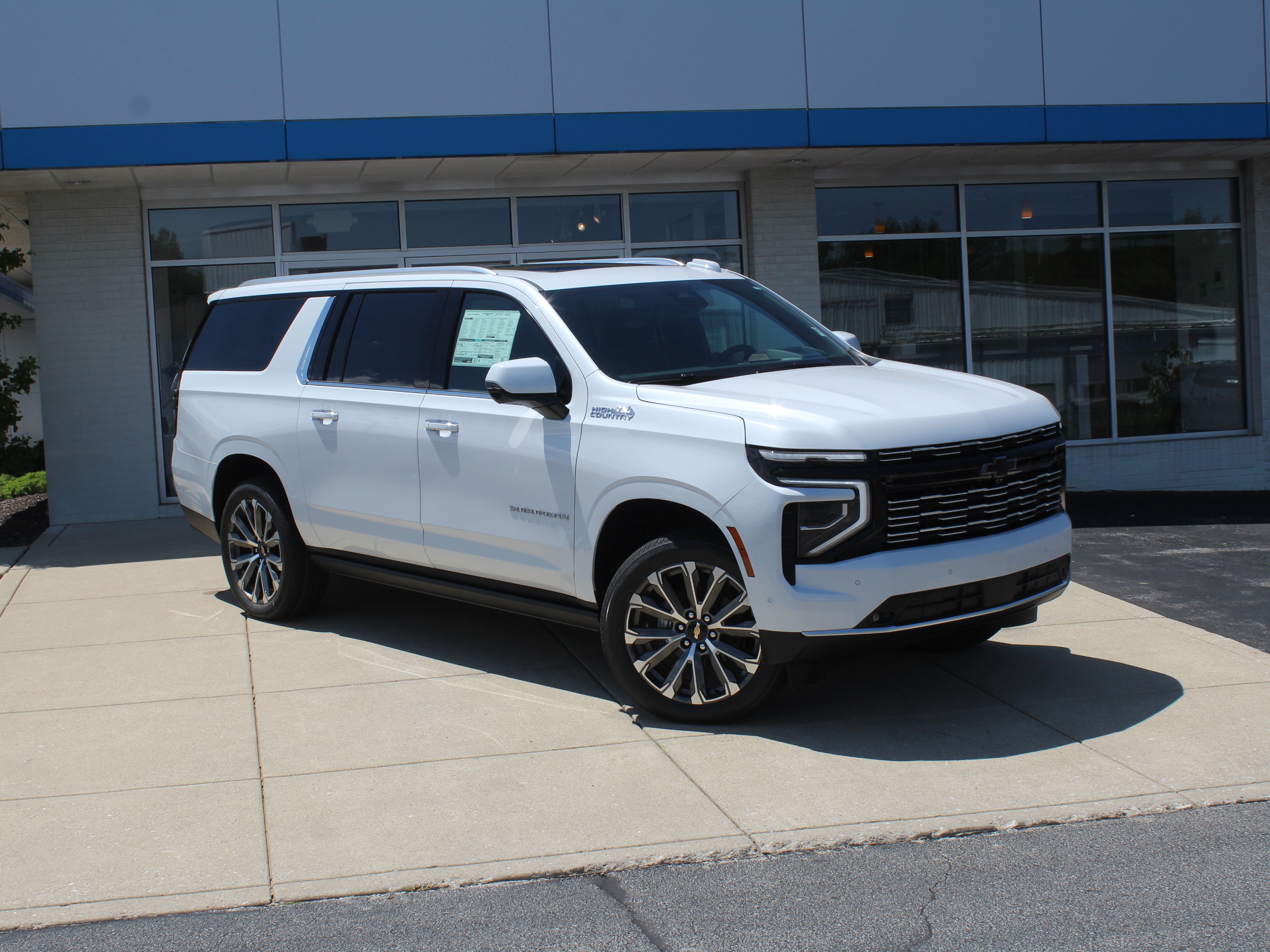 New 2026 Chevrolet Suburban High Country w/ LPO, Illumination Package AWD/4WD image 2