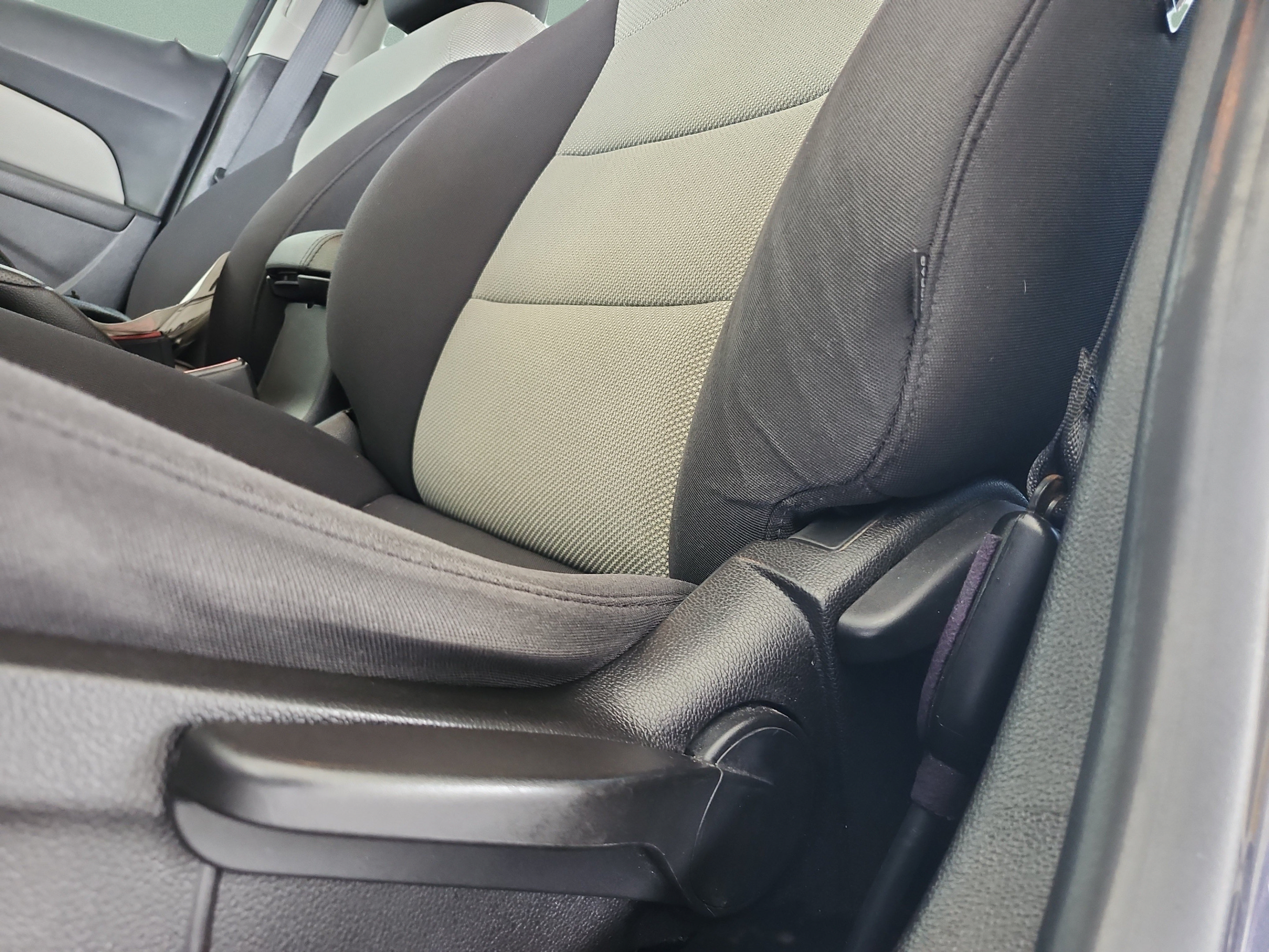 Used 2013 Chevrolet Cruze LS FWD image 16