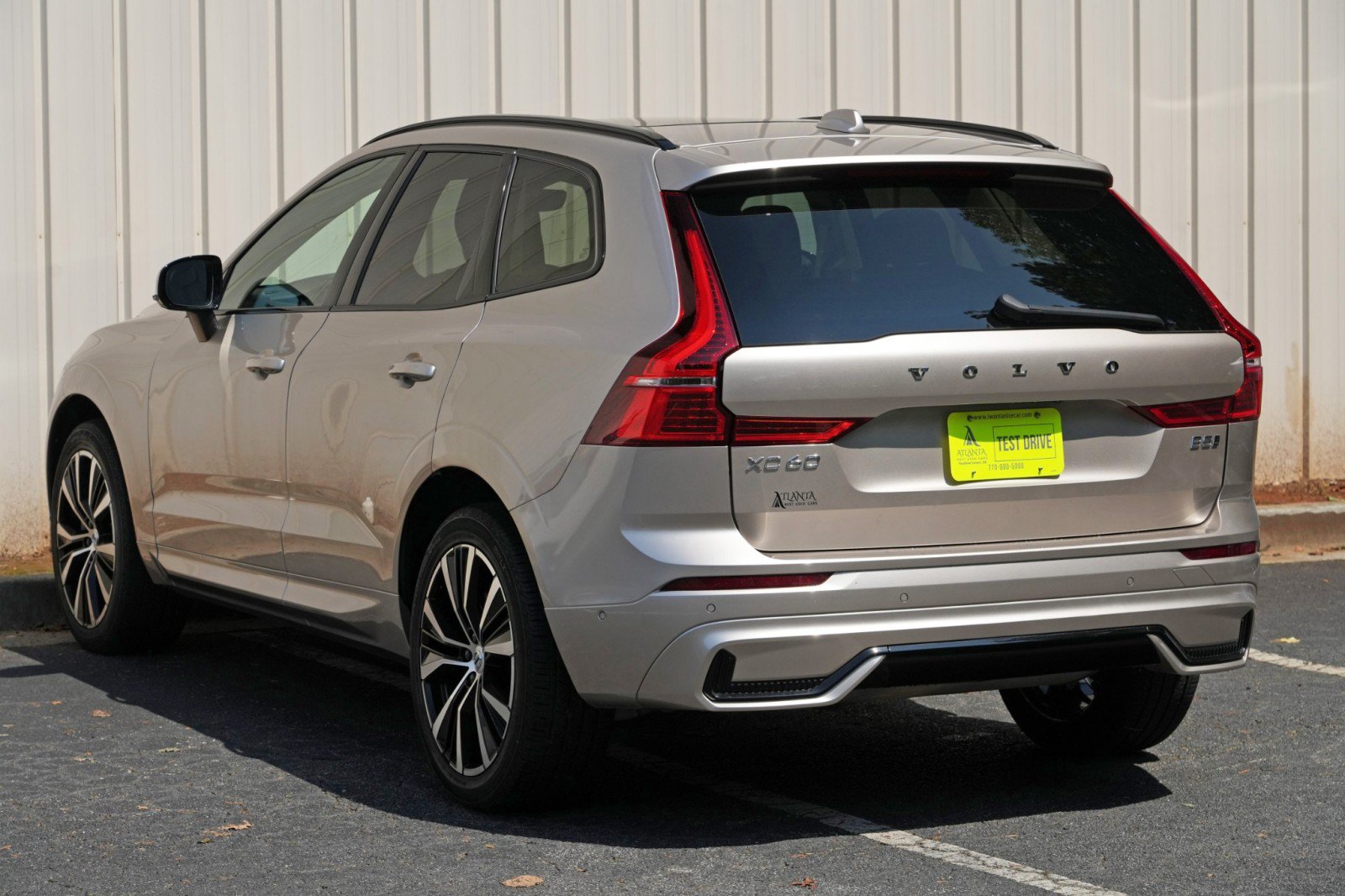 Used 2023 Volvo XC60 B5 Plus AWD/4WD image 51