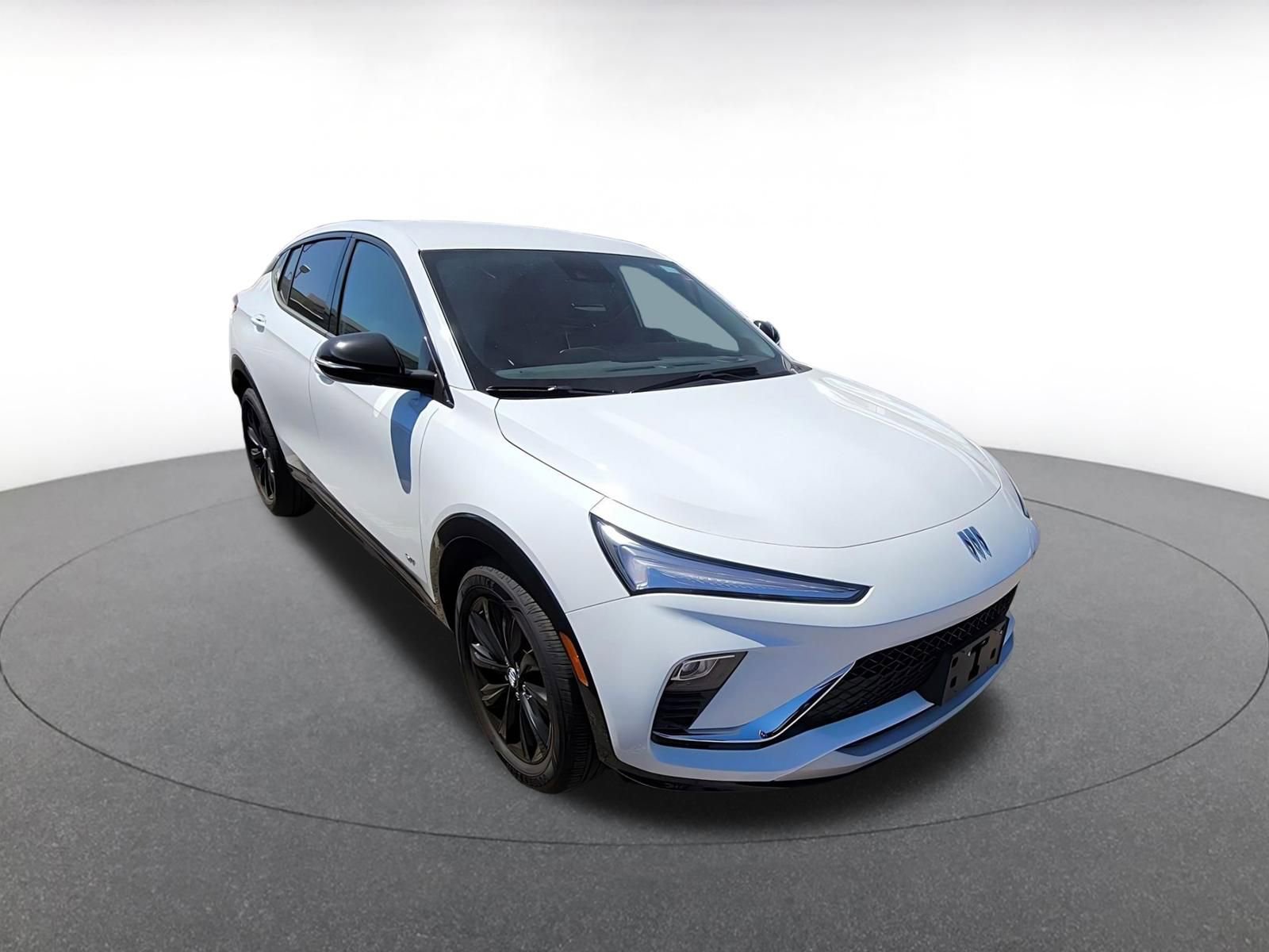 Used 2025 Buick Envista Sport Touring image 1