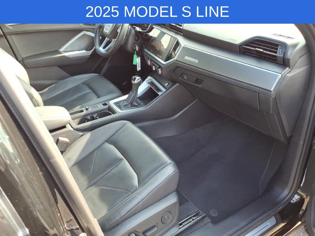 Used 2025 Audi Q3 2.0T Premium AWD/4WD image 12