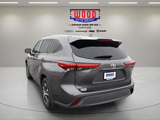 Used 2021 Toyota Highlander XLE AWD/4WD image 7