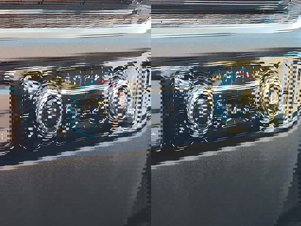 New 2026 GMC Sierra 1500 Elevation image 16