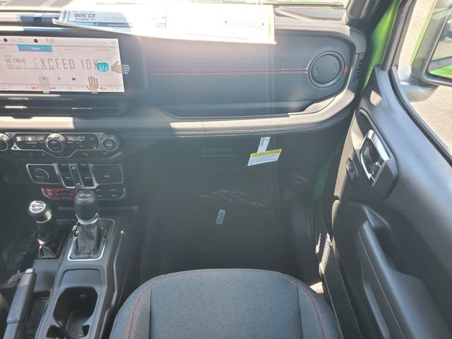 Used 2025 Jeep Wrangler Rubicon image 16