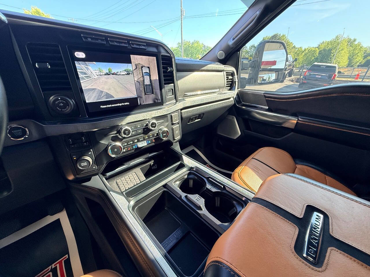 Used 2024 Ford F450 Platinum w/ FX4 Off-Road Package image 31