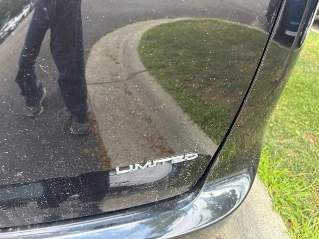Used 2019 Chrysler Pacifica Limited FWD image 17