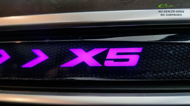 Used 2025 BMW X5 xDrive40i w/ M Sport Package AWD/4WD image 35