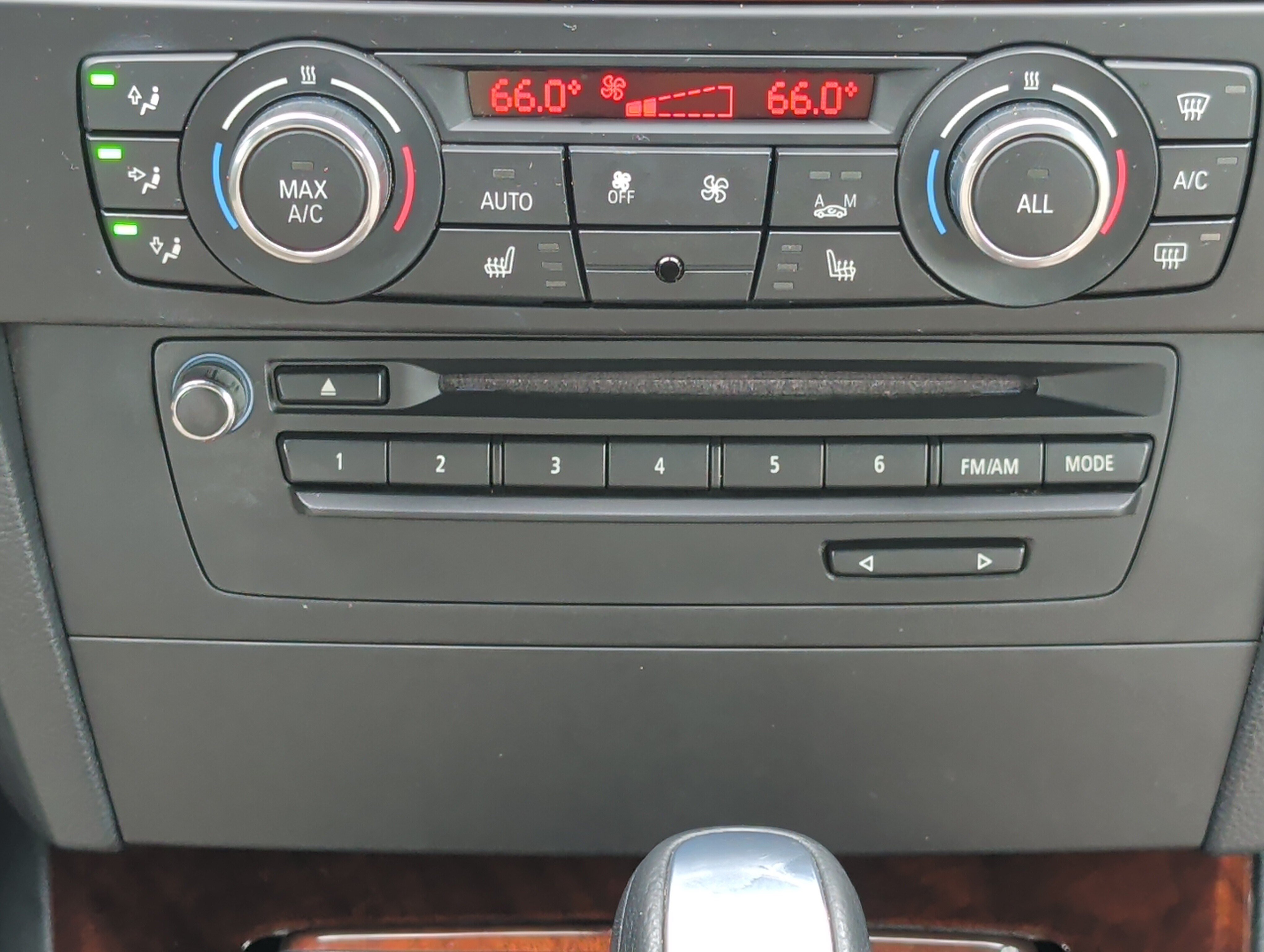 Used 2013 BMW 328i Convertible RWD image 24