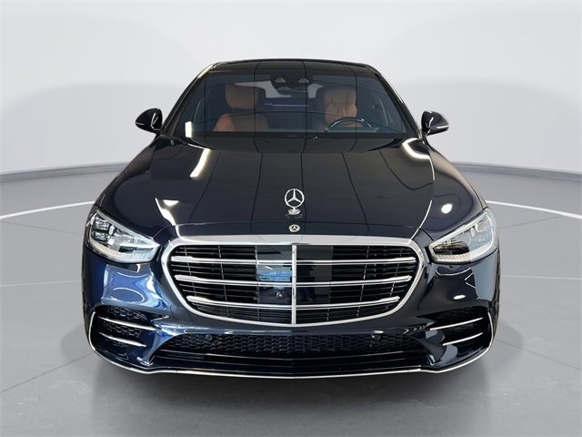 Used 2025 Mercedes-Benz S 580 4MATIC Sedan image 2