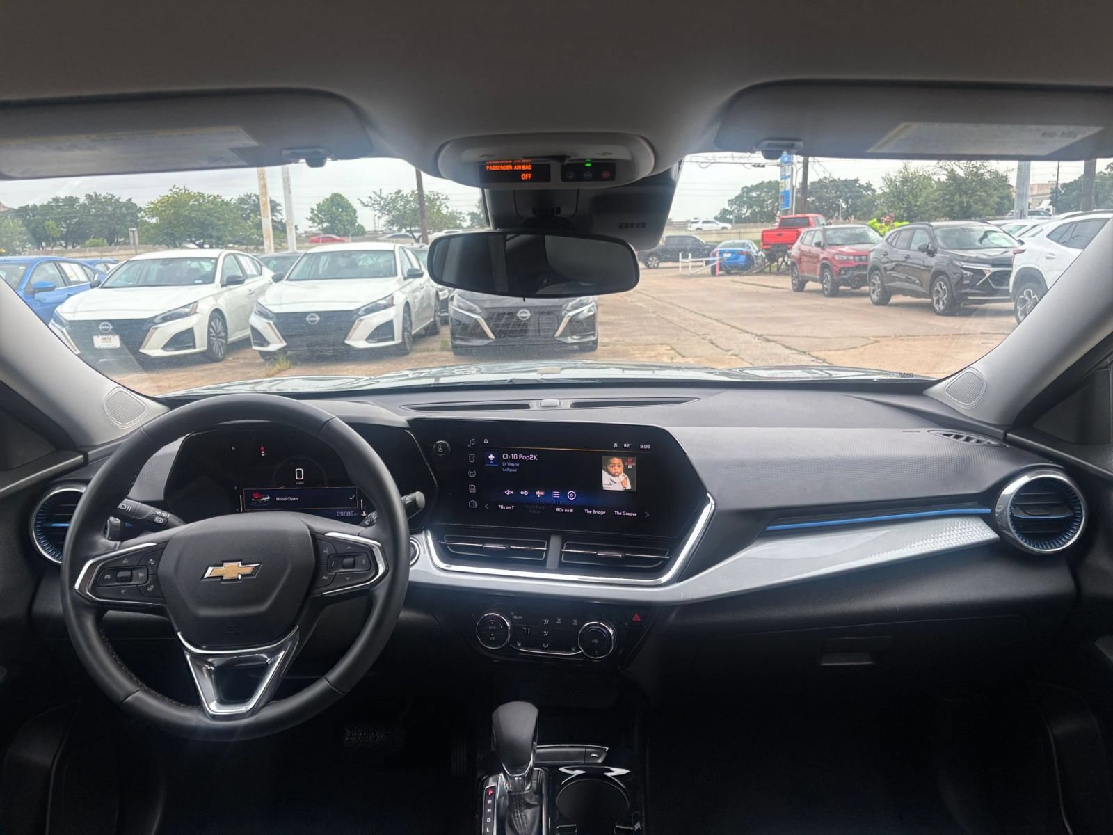 Used 2025 Chevrolet Trax LT w/ LT Convenience Package FWD image 27