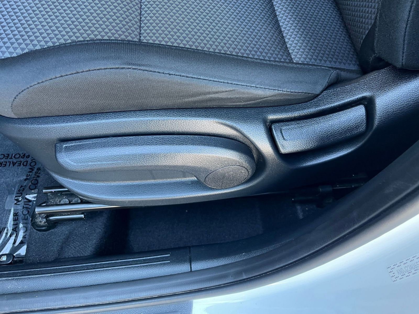 Used 2025 Kia Soul LX w/ LX Technology Package FWD image 22