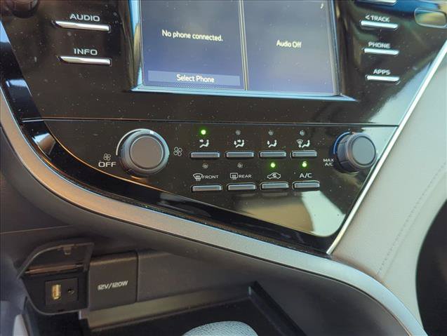 Used 2018 Toyota Camry LE FWD image 19