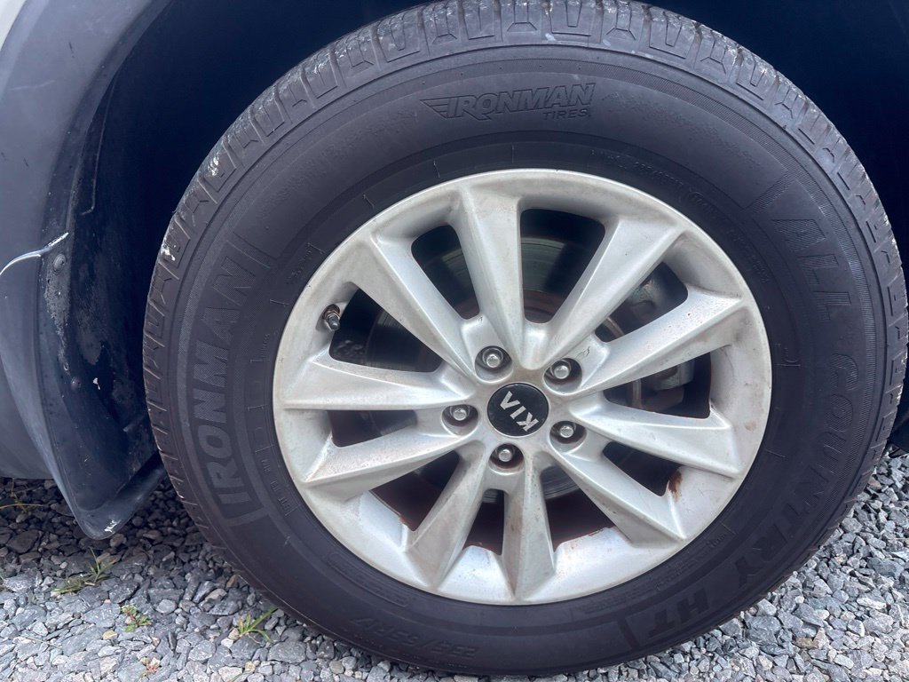 Used 2019 Kia Sorento L FWD image 15
