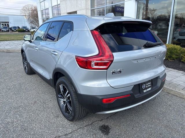 Used 2025 Volvo XC40 B5 Core image 3