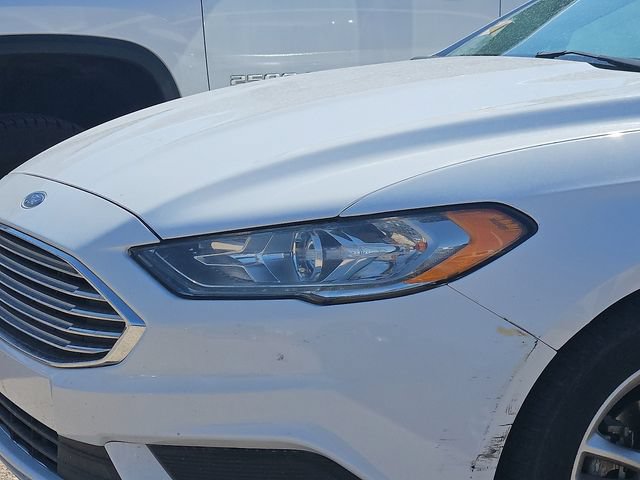 Used 2018 Ford Fusion SE FWD image 3