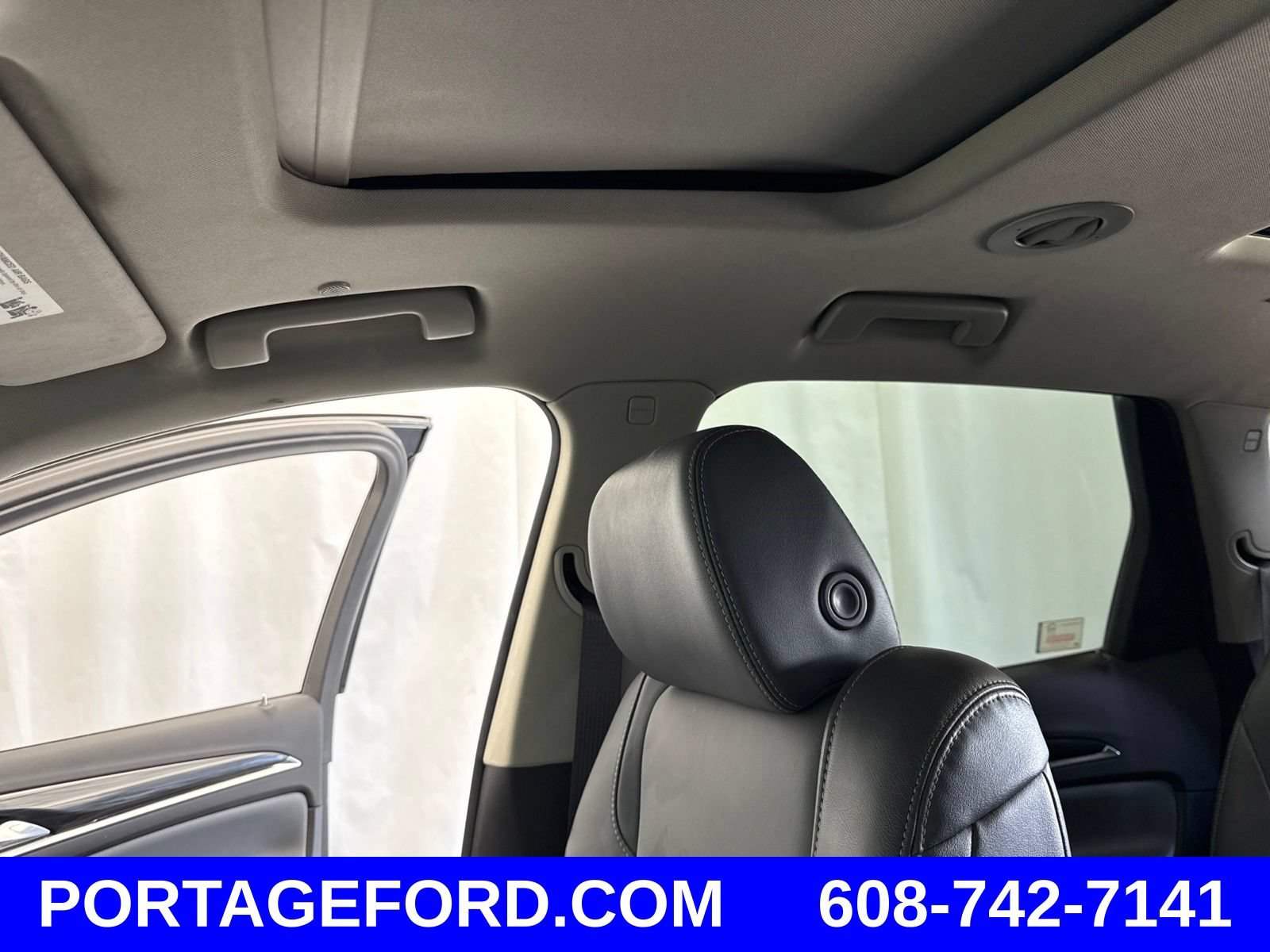 Used 2020 Buick Enclave Essence w/ Sound and Sites Package AWD/4WD image 21