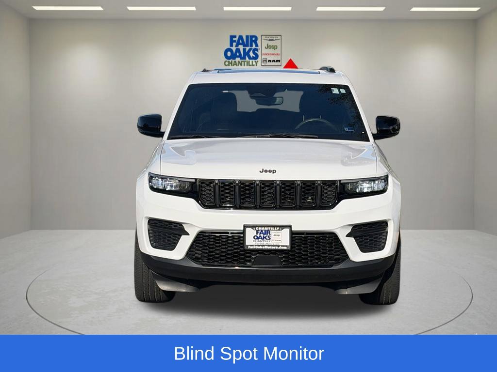 Certified 2023 Jeep Grand Cherokee Altitude AWD/4WD image 5