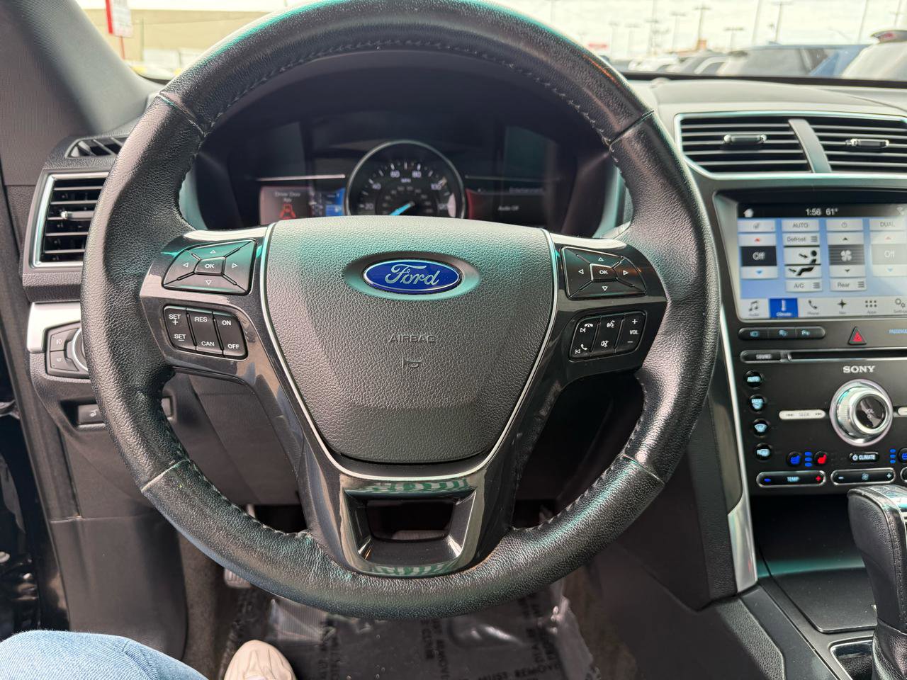 Used 2017 Ford Explorer Limited w/ Equipment Group 301A FWD image 11