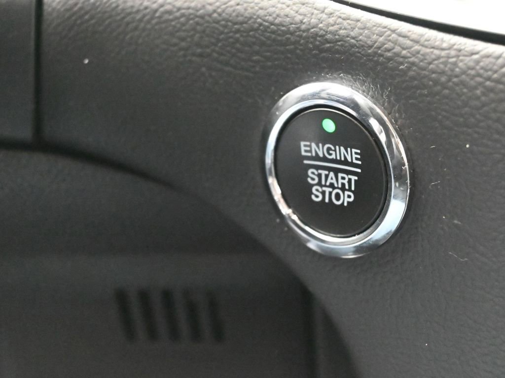 Used 2017 Ford Edge SEL w/ Equipment Group 201A image 23