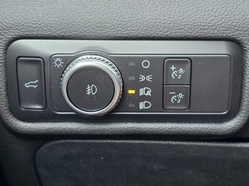 Used 2022 Ford Explorer XLT w/ Equipment Group 202A image 15