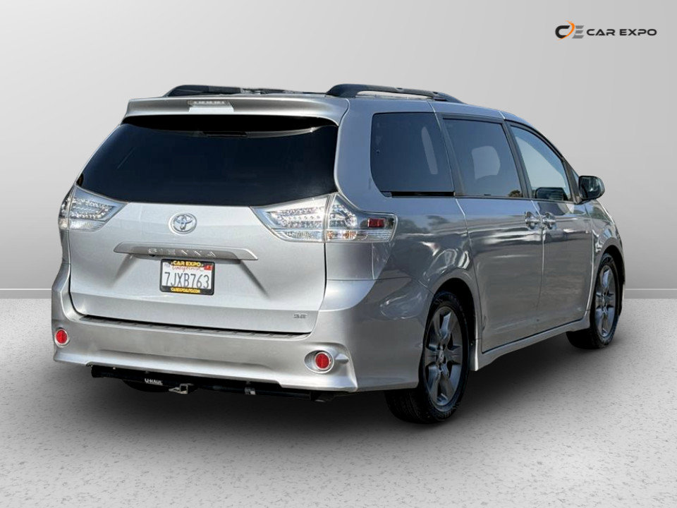 Used 2015 Toyota Sienna SE Premium image 7