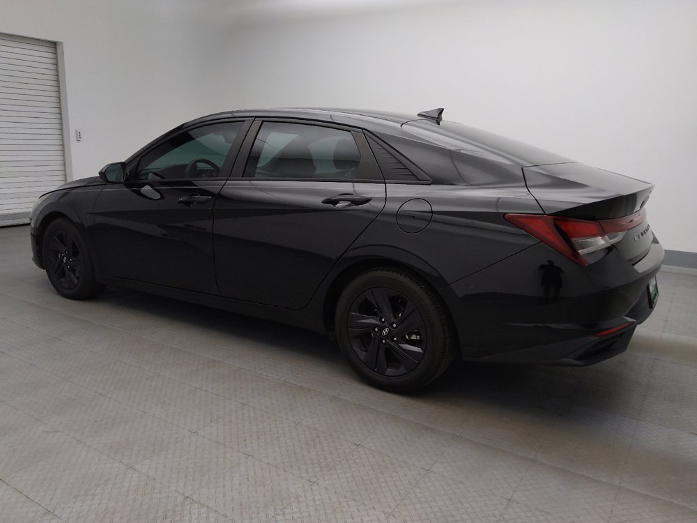 Used 2021 Hyundai Elantra SEL w/ Convenience Package FWD image 3