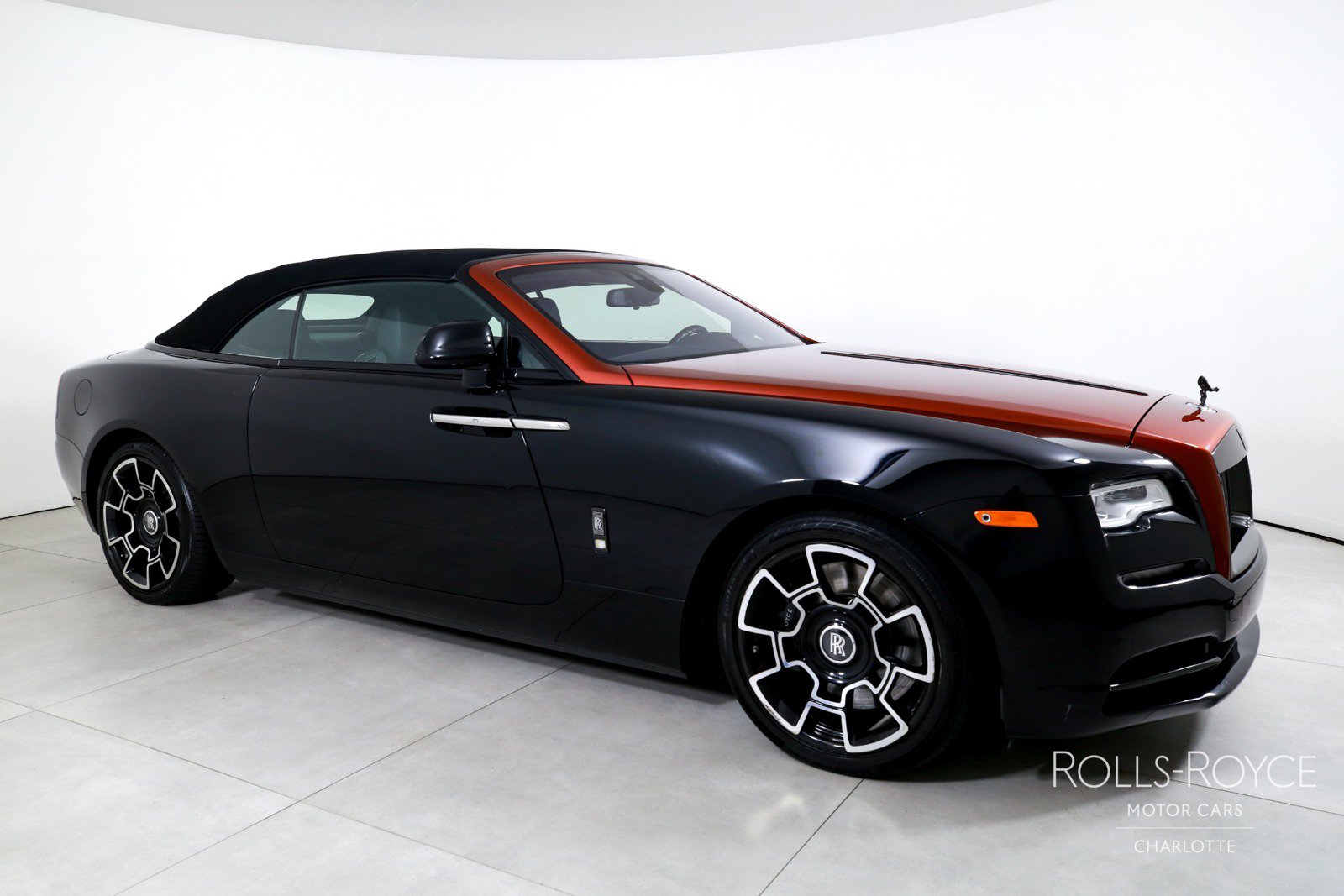 Used 2019 Rolls-Royce Dawn RWD image 6
