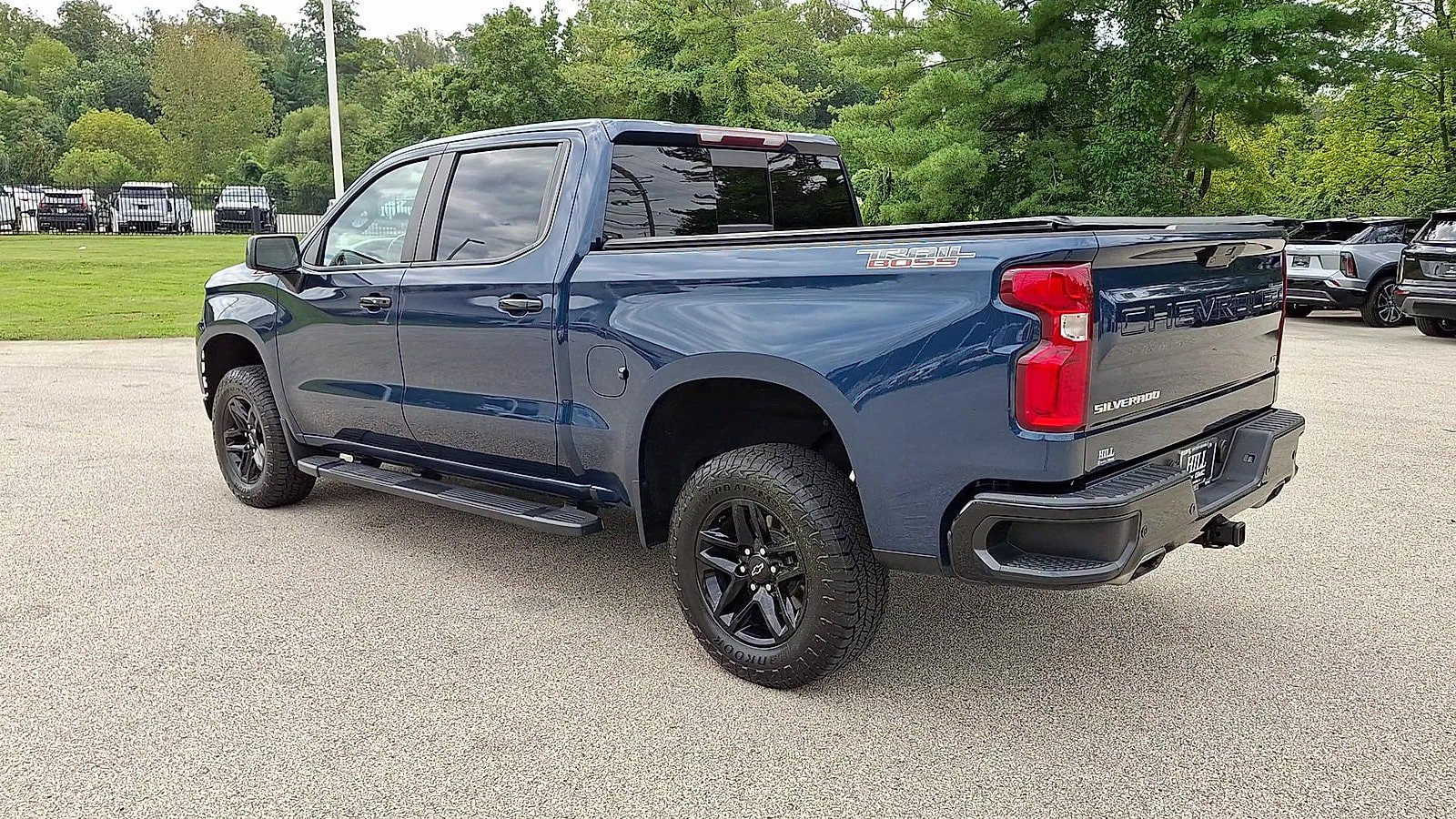 Used 2022 Chevrolet Silverado 1500 LT Trail Boss w/ LT Trail Boss Premium Package AWD/4WD image 6