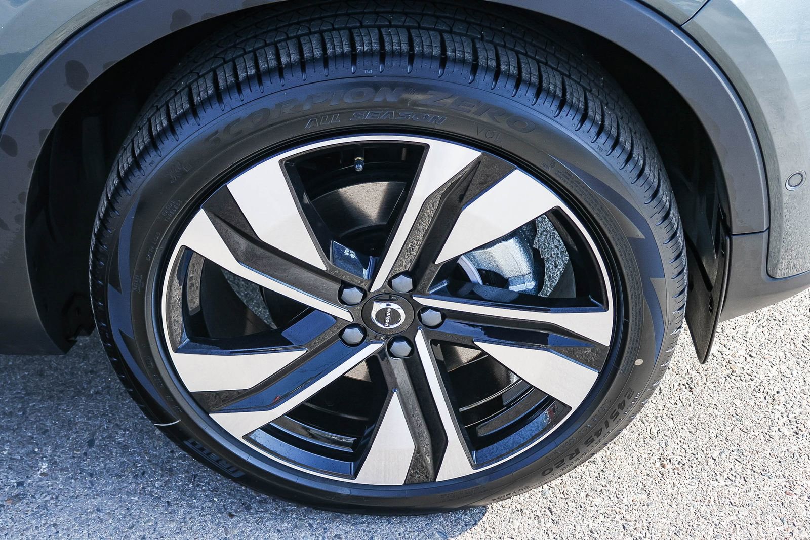 New 2026 Volvo XC40 B4 Plus w/ Climate Package image 14