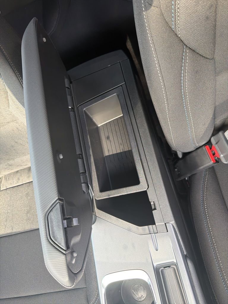 New 2026 Chevrolet Equinox EV LT image 16