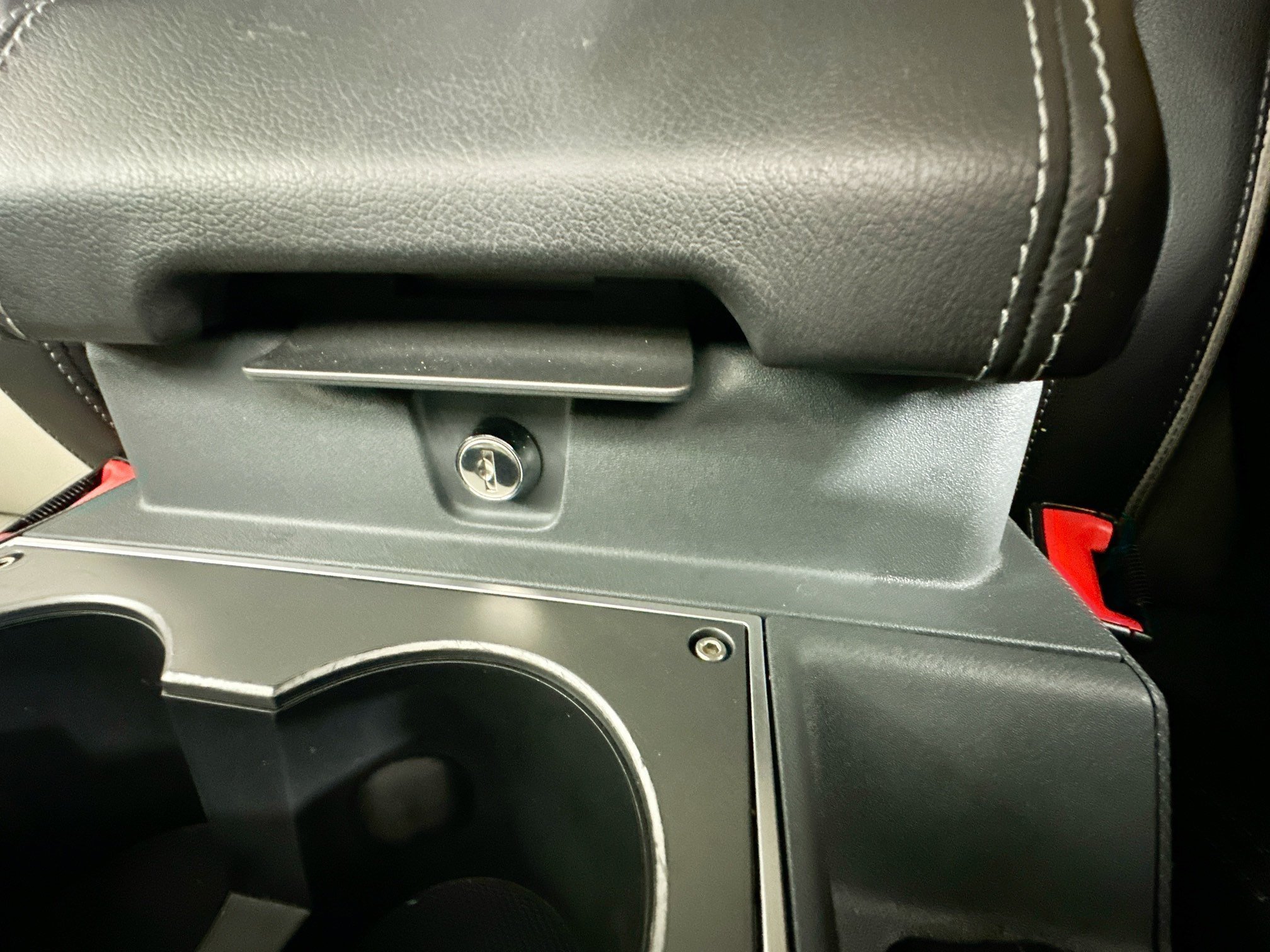 Used 2024 INEOS Grenadier Station Wagon AWD/4WD image 30