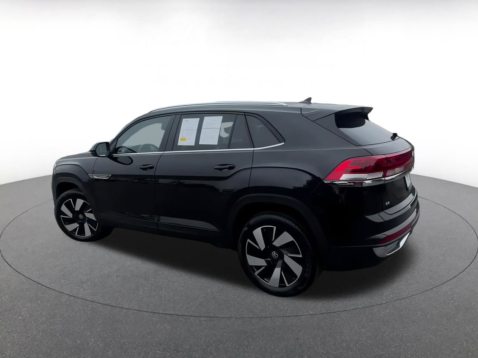 Used 2025 Volkswagen Atlas Cross Sport SE image 10