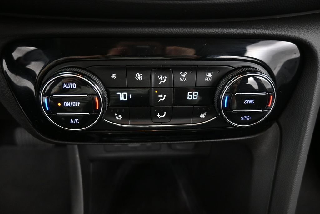 Used 2022 Buick Encore GX Select w/ Advanced Technology Package AWD/4WD image 17